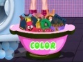 Pregnant Draculaura Washing Clothes