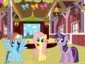 Party at Fynsy's. Celebrating with ponies